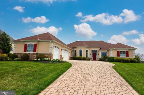 1540 Winsford Ln, York, PA 17404-9080