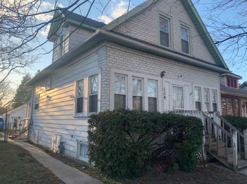 118 Fulton Ave, Waukegan, IL 60085-5312