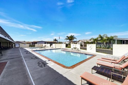 229 Palos Verdes Dr, Santa Ana CA  92704-2465 exterior