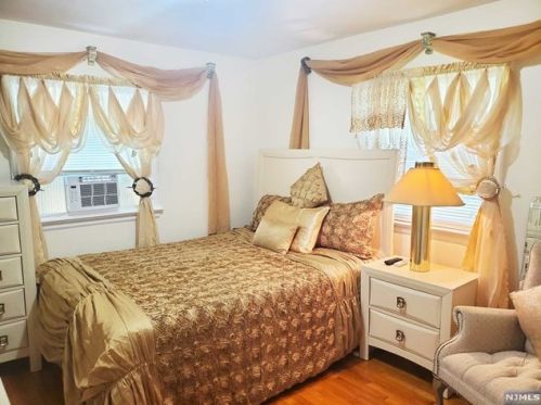 61 Voorhees St, Teaneck NJ  07666-6215 exterior