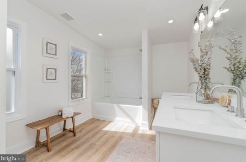 706 Beaver St, Lancaster PA  17603-5802 exterior