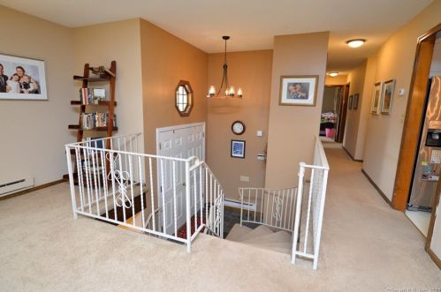 25 Thendara Dr, Waterbury, CT 06708-3246