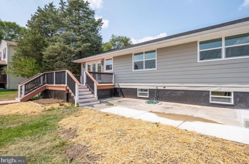 201 Pointfield Dr, Harpers Ferry WV 25425-5173 exterior