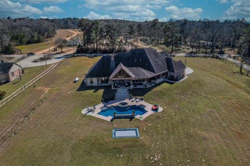 10120 Longmire Rd, Conroe, TX 77304-1091