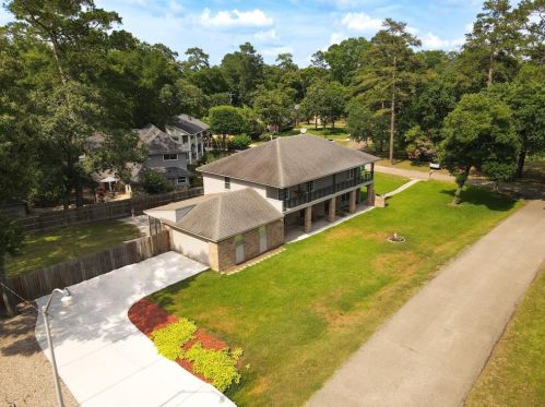 612 Arkansas Park, Conroe TX  77302-1037 exterior