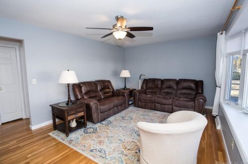 26 Sunrise Cir, Wallingford CT  06492-3225 exterior