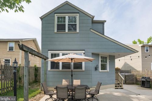 410 Lakeview Ave, Tavistock NJ 08033-1609 exterior