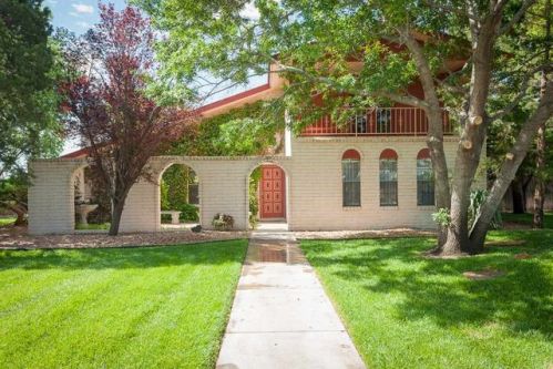 700 La Jolla Ln, Roswell, NM 88201-5217