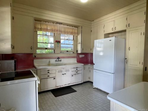 1156 Davenport St, Honolulu HI  96822-3953 exterior