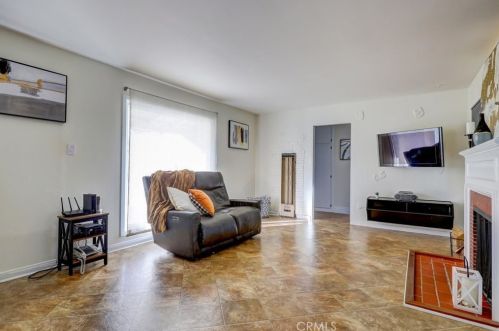 2062 Flower St, Santa Ana CA 92706-1928 exterior