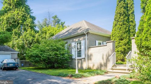 4 Sommers Rd, Trenton, NJ 08638-1418