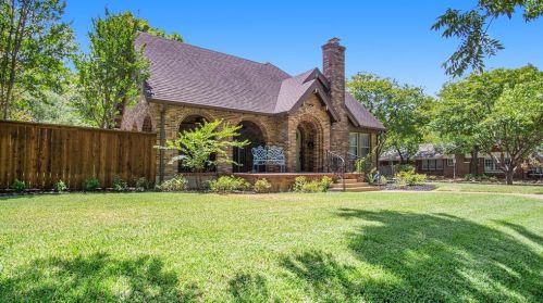2245 Magnolia Ave, Fort Worth TX  76110-1124 exterior
