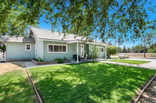 5562 G St, Merced, CA 95340-9136