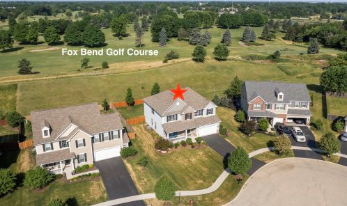 121 Bluegrass Pkwy, Oswego, IL 60543-7702