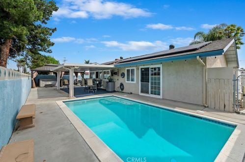 10331 Palmento Dr, Riverside CA  92505-1550 exterior