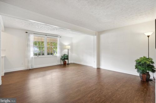 1106 Stevenson Ct, Herndon, VA 20170-3535