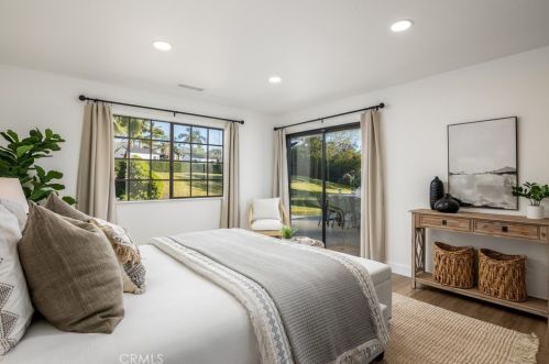 1232 Pleiades Dr, Vista CA  92084-6531 exterior