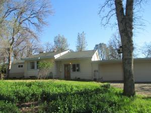 16351 Trail Dr, Redding, CA 96001-9777