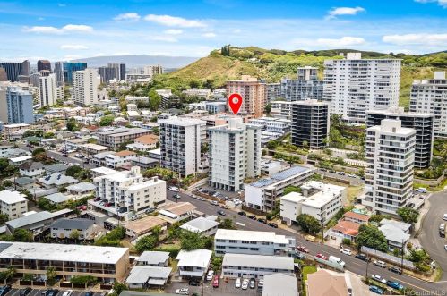 1069 Spencer St, Honolulu HI  96822-3774 exterior