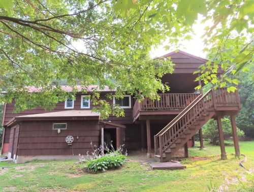 10 Summit Dr, Windsor CT  06095-3238 exterior