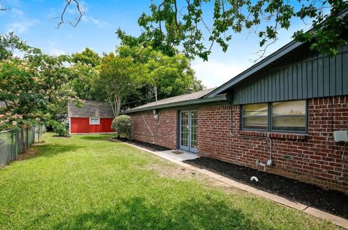 7029 Shauna Dr, Fort Worth TX  76180-7975 exterior