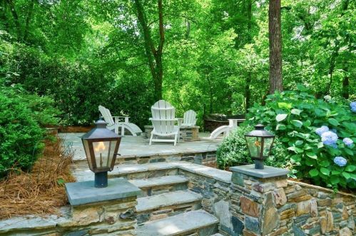 1574 Cave Rd, Atlanta GA  30327-3120 exterior