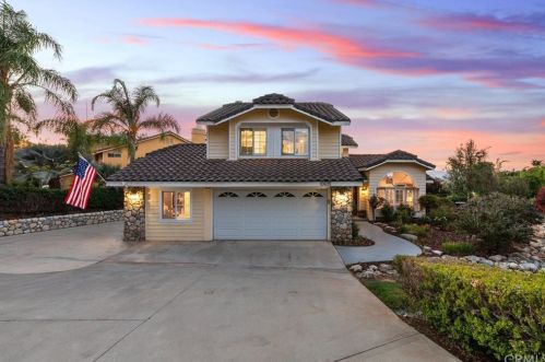 10691 Orchard View Ln, Riverside CA  92503-6605 exterior