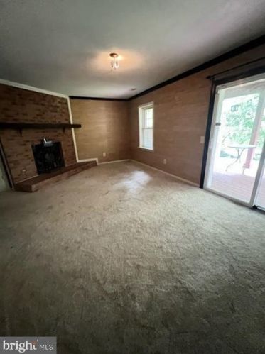 8915 Grandstaff Ct, Springfield VA  22153-1145 exterior