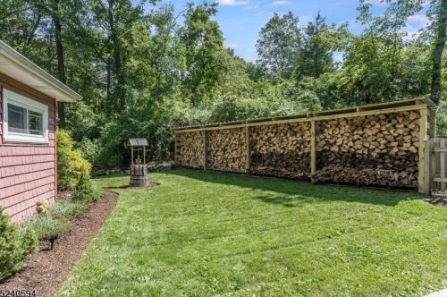 12 Afterglow Rd, Sparta, NJ 07871-3138