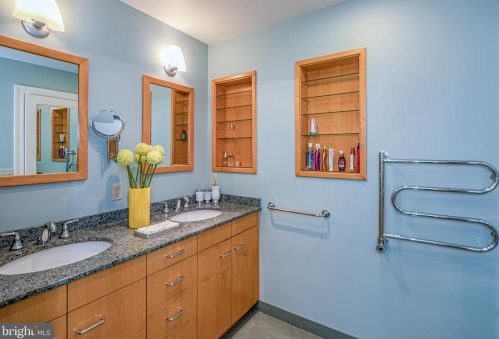 22 Constitution Hl, Princeton NJ  08540-6748 exterior