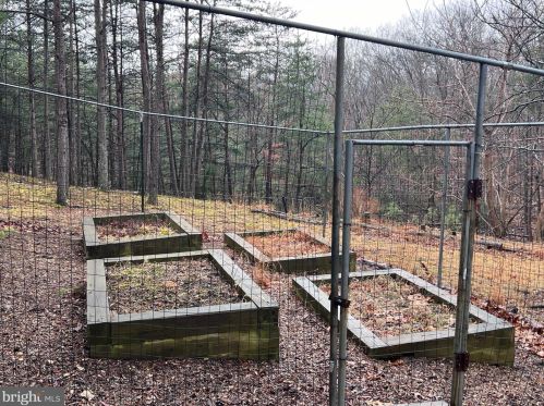 75 Ruffed Grouse Ln, Berkeley Springs WV  25411-5287 exterior