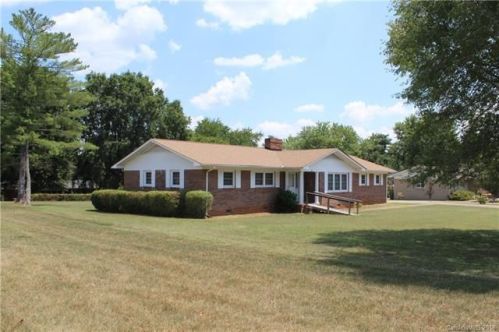 165 Majolica Rd, Salisbury, NC 28147-8007
