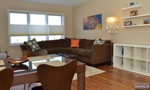 2110 City Pl, Edgewater NJ  07020-3136 exterior