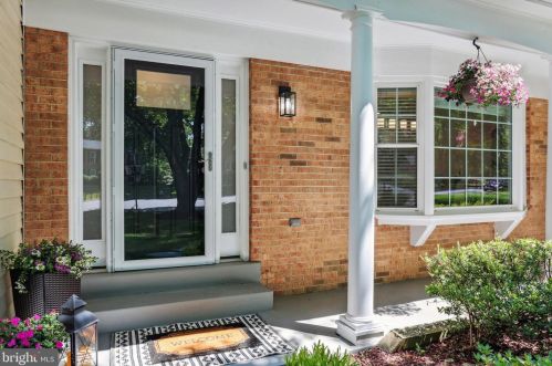 2785 Prince Harold Ct, Herndon, VA 20171-2441