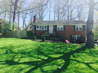 8409 Leland Rd, Manassas VA  20111-1936 exterior