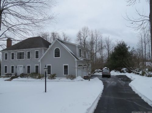 6 Flannery Row, East Hampton, CT 06424-2112
