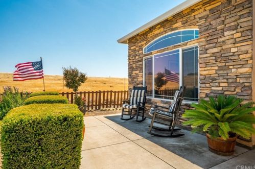153 Delaney Dr, Chico, CA 95928-3834