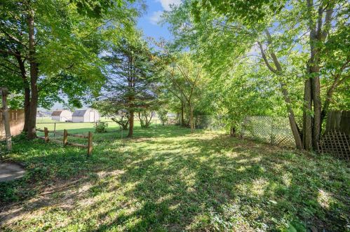 1590 Fawnvista Ln, Cincinnati OH 45246-2039 exterior