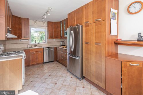 151 Snowden Ln, Princeton NJ 08540-3917 exterior