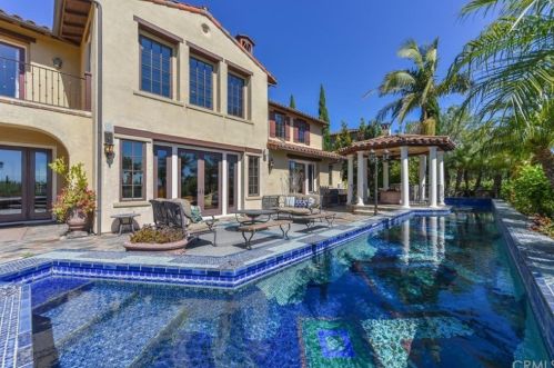 25 Blue Smt, Irvine CA  92603-0168 exterior