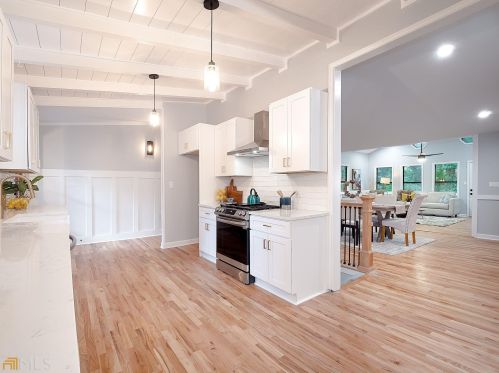 2114 Drew Vly Rd, Atlanta GA  30319-3918 exterior