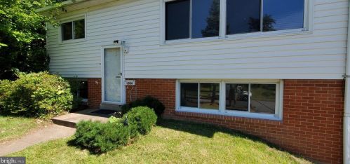 1504 Arizona Ct, Woodbridge, VA 22191-3538