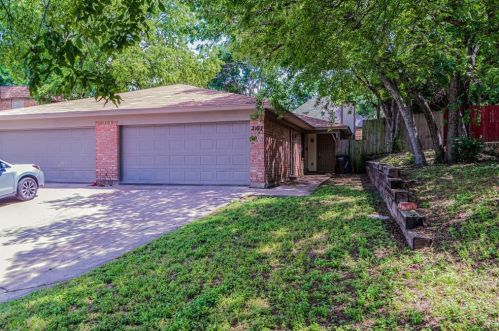 2107 Mistletoe Ave, Fort Worth TX  76110-1144 exterior