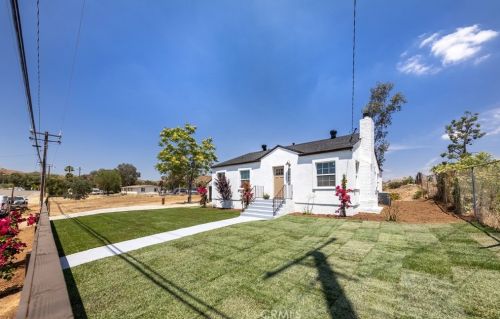 27030 Plum St, Perris, CA 92570-7090