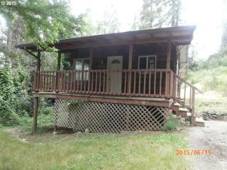 548 3rd St, Toledo, OR 97391-1712