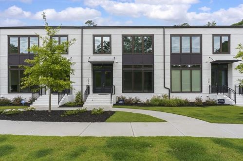 2996 Hermance Dr, Atlanta GA  30319-2735 exterior