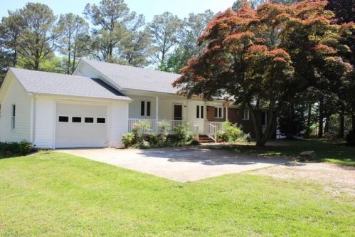 271 Johnson Point Rd, Hallieford, VA 23068-1041