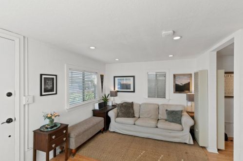 1436 Luxton St, Seaside CA  93955-5034 exterior