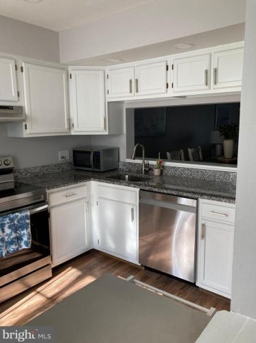 9608 Hastings Dr, Columbia MD  21046-1903 exterior