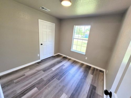 200 Locust, Angleton TX 77515-4339 exterior